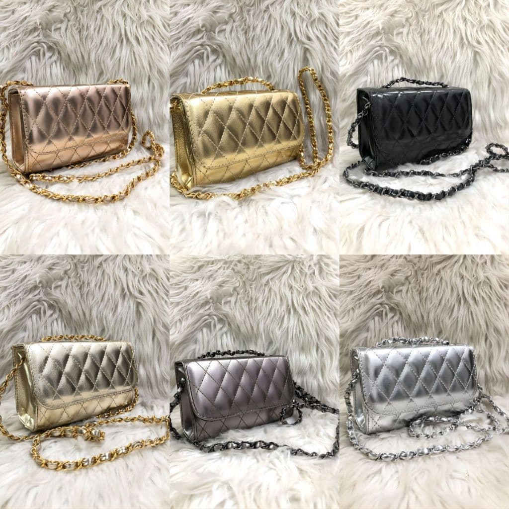 Bolsa Tiracolo Metalizada De Festa Boradado Quadrado Com Corrente Transpassada Transvrsal Cabe Celular Porta Celular Porta Moeda
