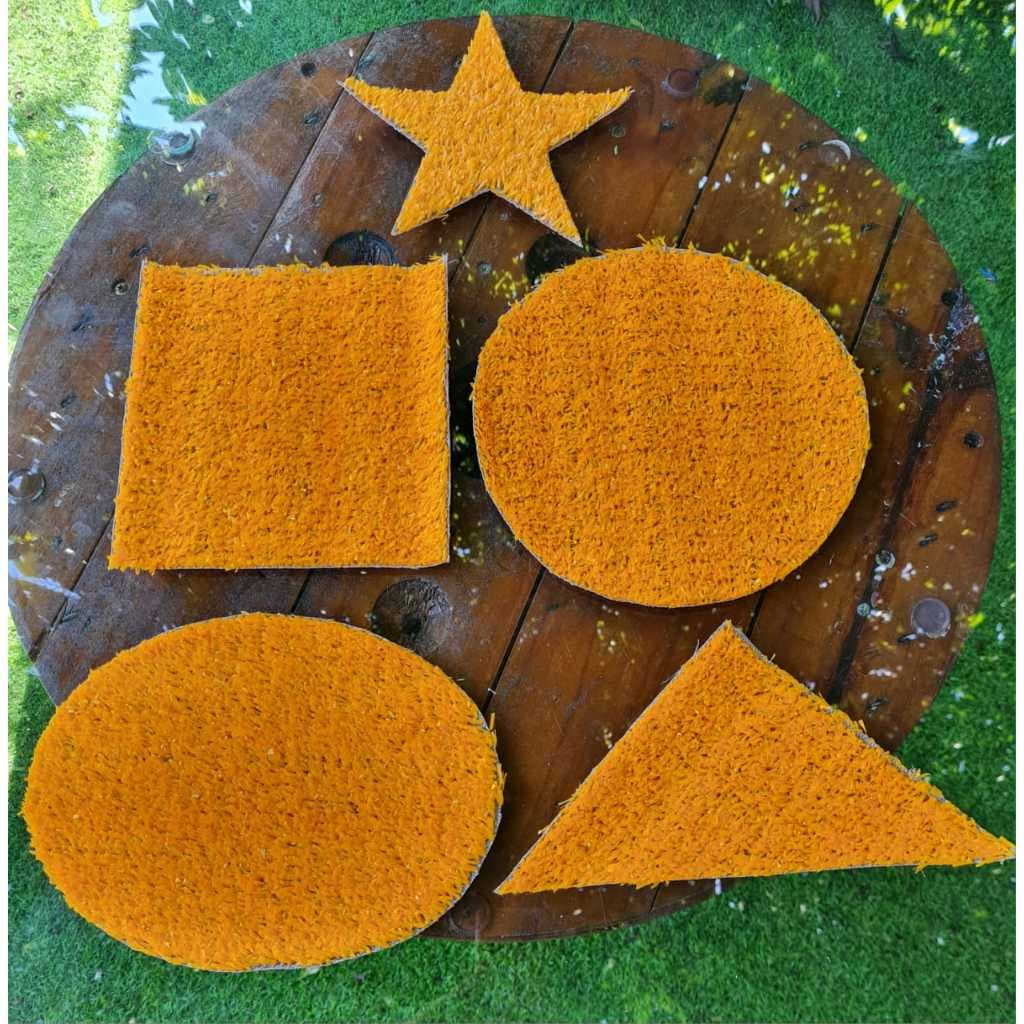 KIT SENSORIAL 4 FORMAS GEOMÉTRICAS AMARELA EM GRAMA SINTÉTICA