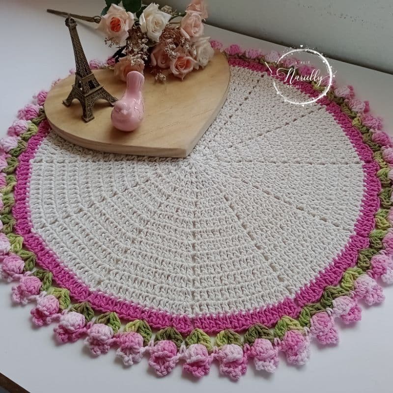 centro de mesa tulipas/ centro para mesa de crochê