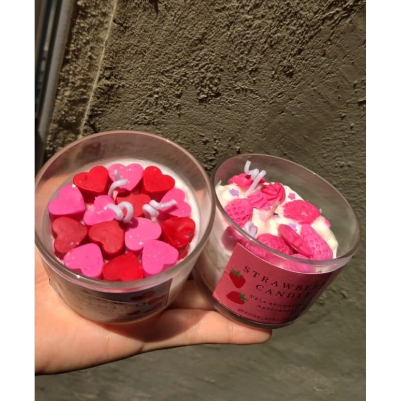 Duas Velas aromáticas no copo de vidro/ vela de morango / vela de vanila