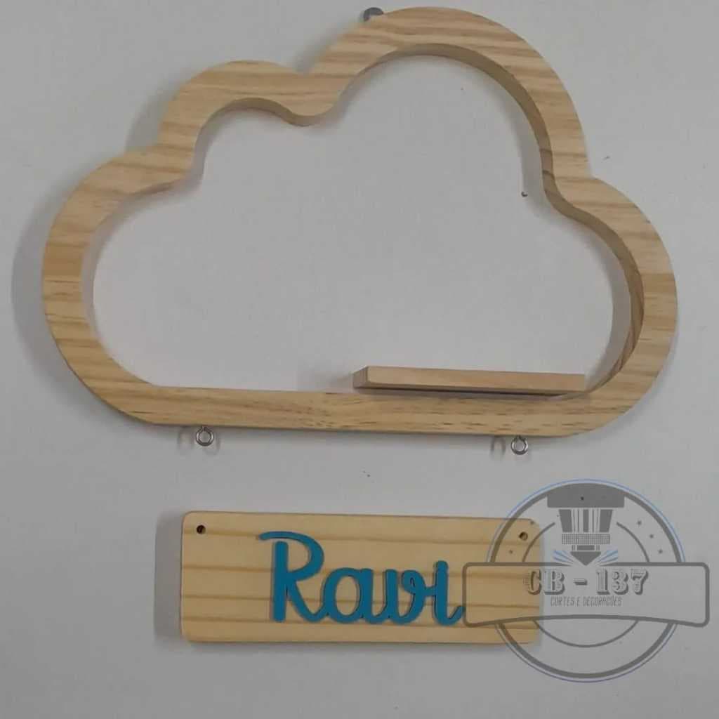 Nicho nuvem com base em pinus + placa com nome colorido (adesivado vinil) - COM OU SEM PLACA