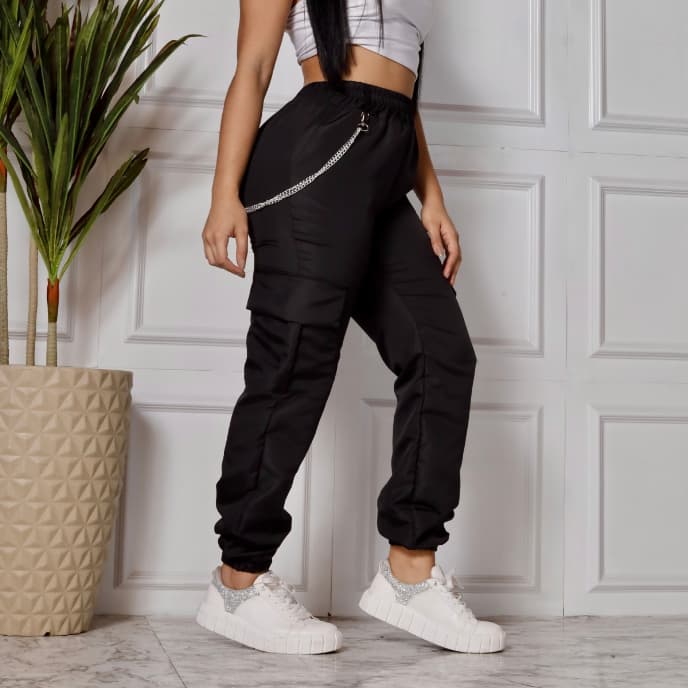 Calça Cargo Jogger Feminina Tactel com Corrente e bolsos laterias