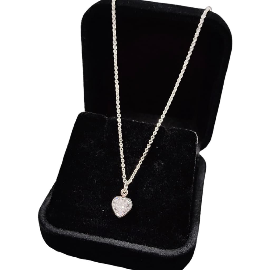 Colar Choker Feminina A Prata 925 Pura com Ponto de Luz Coração Brilhante