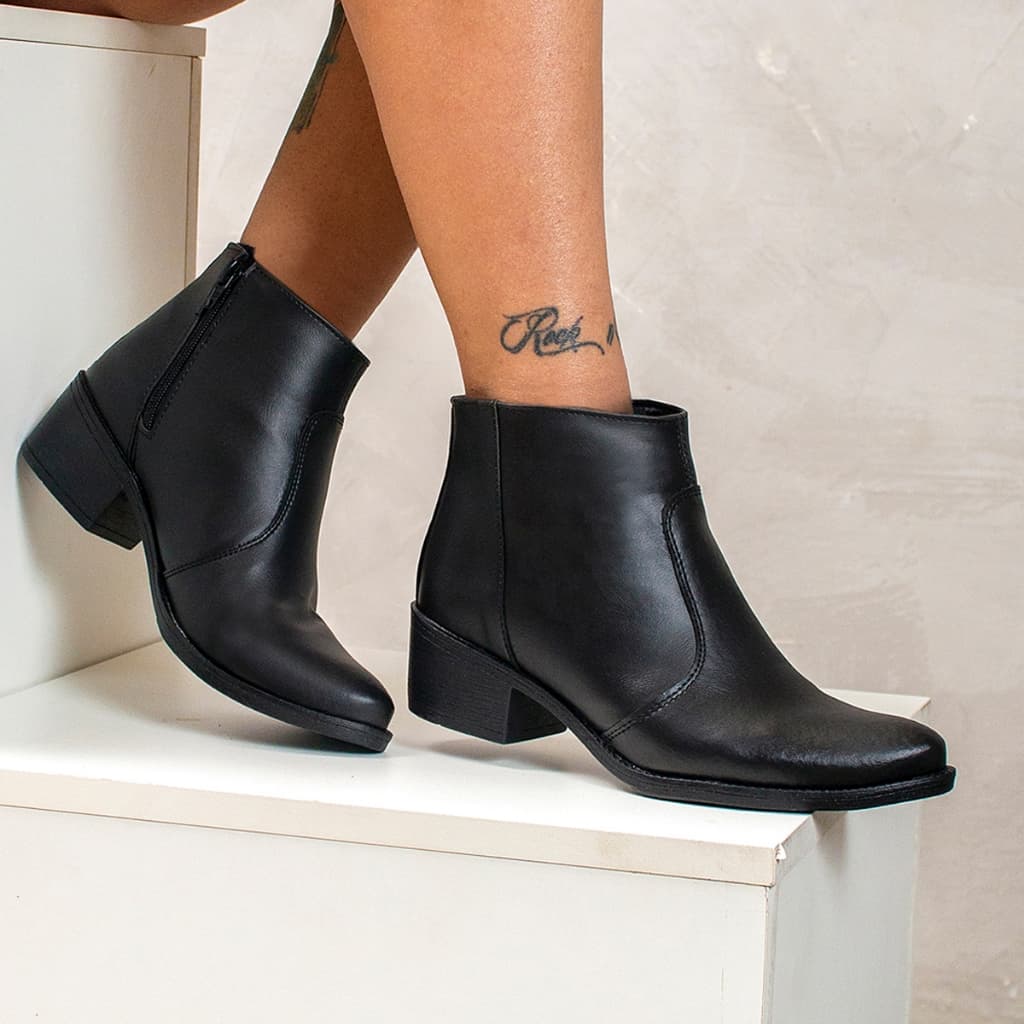 Bota Feminina Cano Curto Lisa Salto Baixo Conforto Com Ziper Casual Envio Imediato