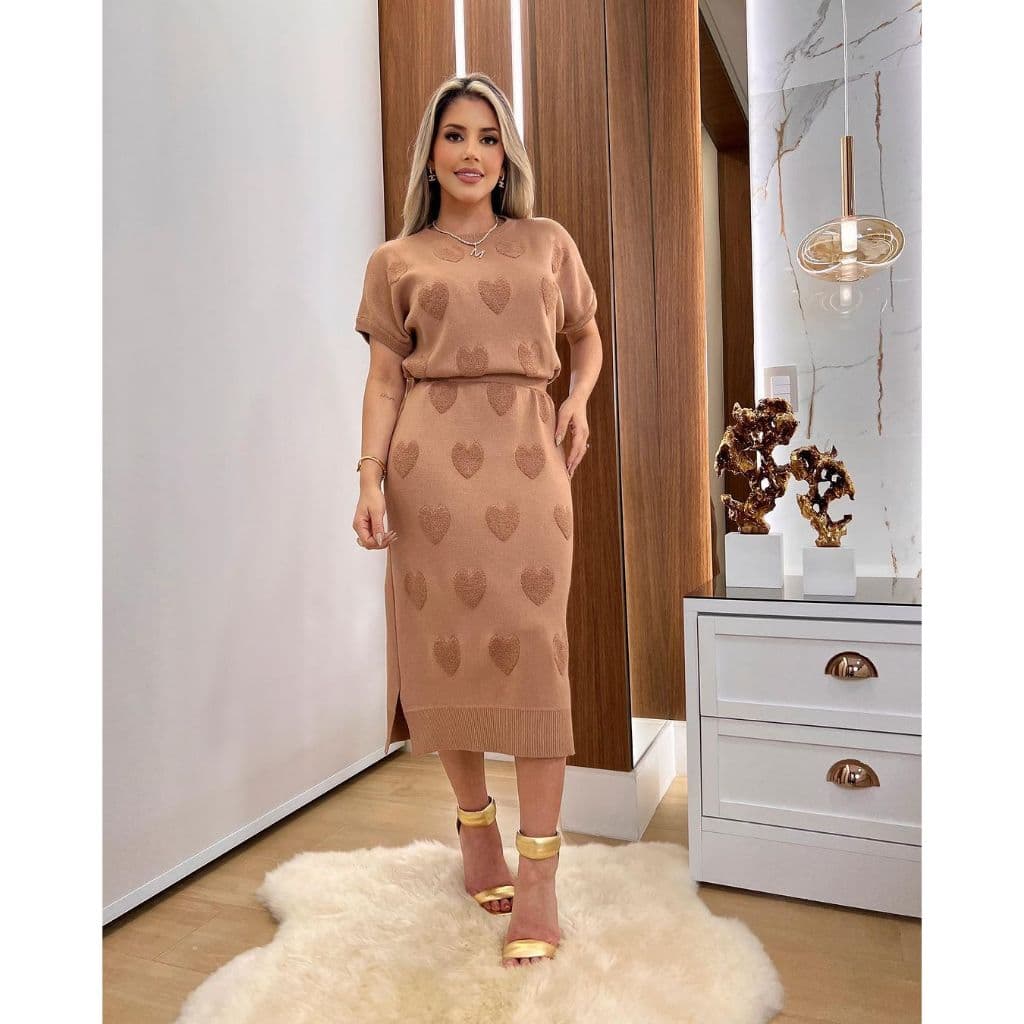 Vestido Feminino Midi Trico Modal Manga Curta Detalhado Coração Corações Fenda Lateral