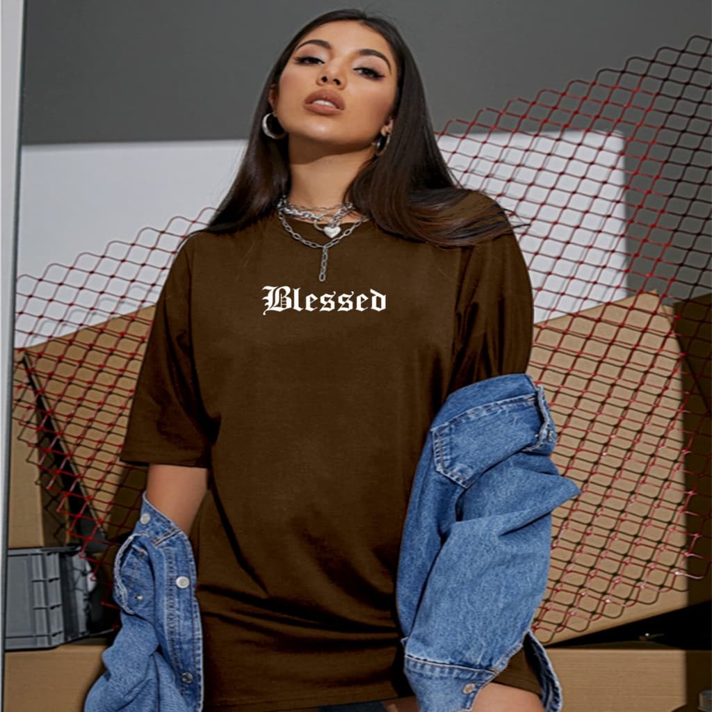 Camiseta Marrom Bordada Costa Lisa Overiszed Instagram Blusa Promoção Estampa Frente Blessed Frase