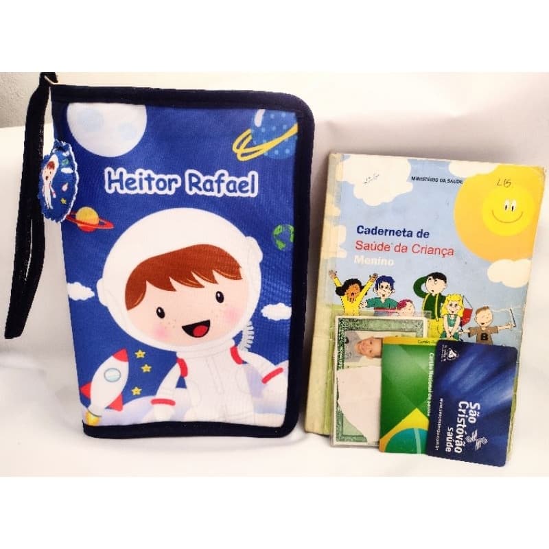 Capa para caderneta de vacina IMPERMEÁVEL PORTA DOCUMENTOS INFANTIL COM ZÍPER- ASTRONAUTA