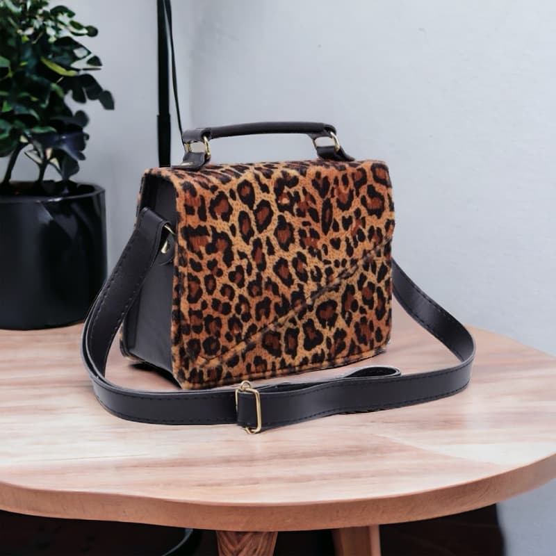 Bolsa De Onça Feminina Oncinha Look Ousado