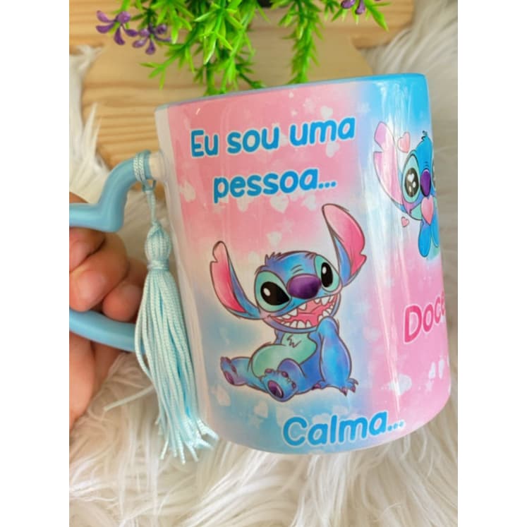 Caneca xícara de Porcelana Personalizada Stitch Eu Sou uma Doce Tranquila Vocês que me Estressam