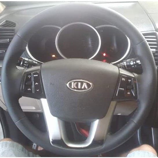 CAPA DE VOLANTE COSTURADA SORENTO