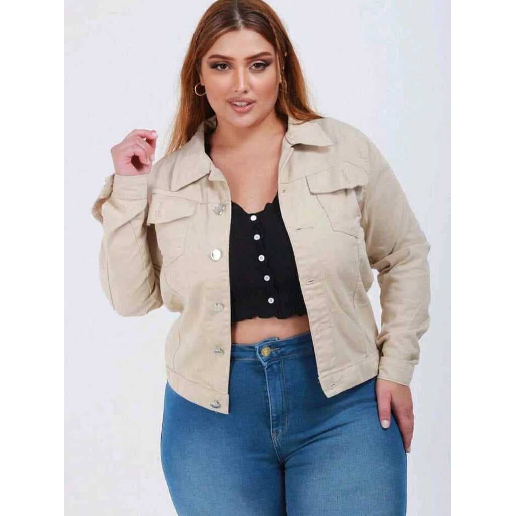 Jaqueta Jeans Feminina Plus Size com Bolso e Barra Branco, Bege e Preto Moda Outono Inverno