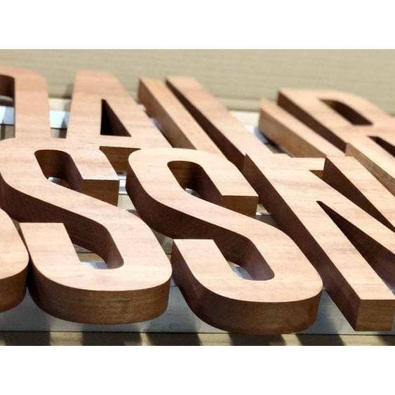 Letra Caixa em Madeira para Fachada Letreiros Comércio Interno e Externo Comunicação Logo
