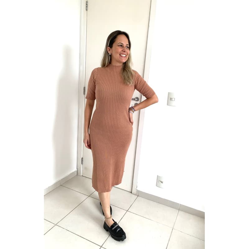 Vestido Feminino Midi De Tricô Nude Manga Curta