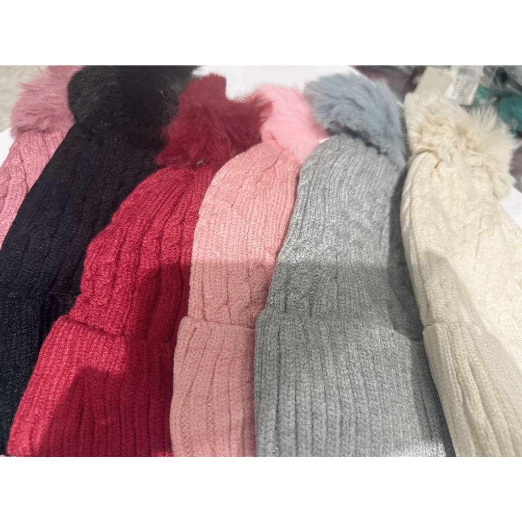 Touca Com pompom Forrada  Feminina  pra o inverno modelo003