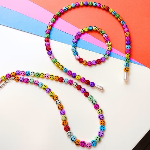Conjunto Colar Pulseira e Tiara Infantil Smile