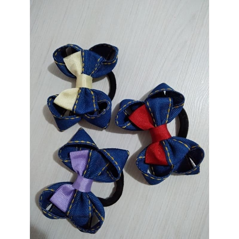 Laço jeans infantil/ laçinhos jeans na xuxinha/ laço jeans no bico de pato