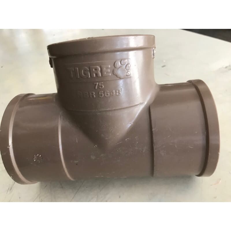 Tee de PVC Soldavel marrom de 75 mm