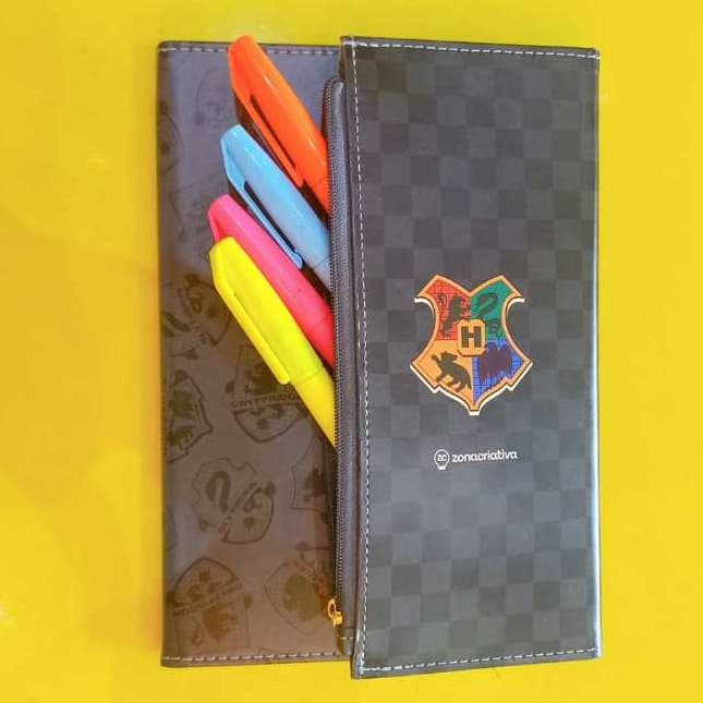 CADERNO COM PAUTA E ESTOJO HOGWARTS HARRY POTTER ESCRITÓRIO  OFICIAL LANÇAMENTO