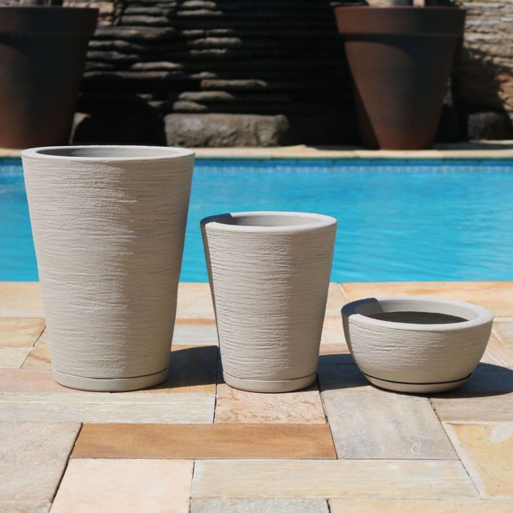 Kit 3 Vasos Decorativo Para Plantas em Polietileno Coluna Cone Escovado N1 N2 e Bacia Mini