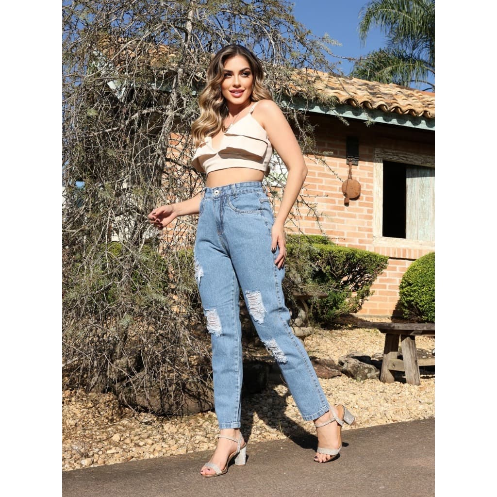 Calça feminina jeans Barrinha Dobrada  modelo com bolso rasgadinho