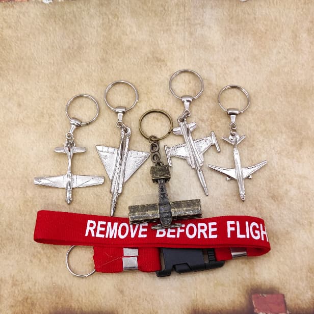Chaveiro Aviação Vários Modelos de Avião em Metal e Remove Before Flight Presente Criativo