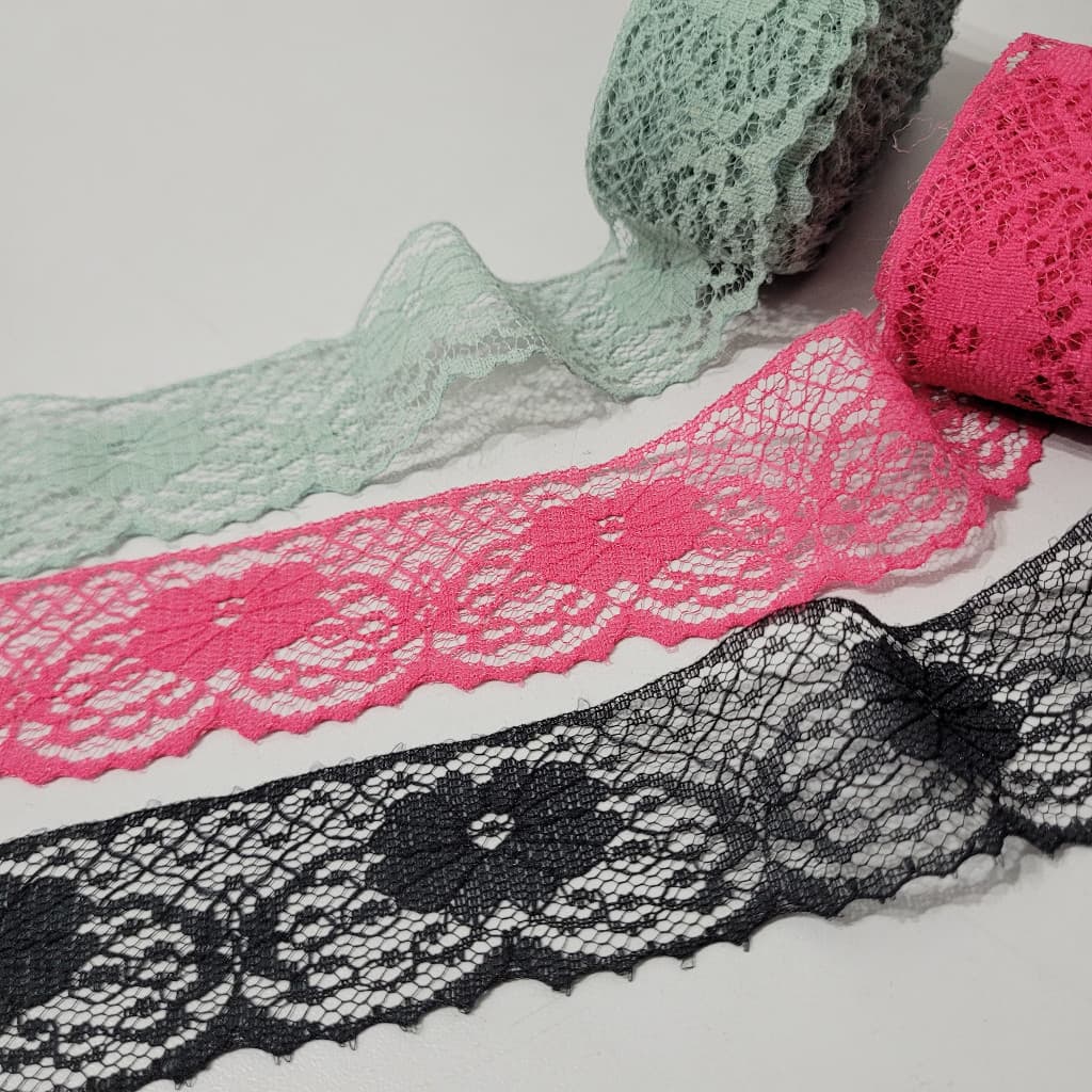 Renda Armarinho Artesanato Vestidos Moda 3,8cm Peça com 20 e 100 metros - Não estica
