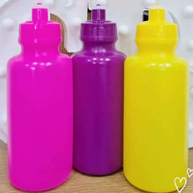 kit C/ 50 Garrafinhas de Agua Escolar Academia Squeeze Esportiva 500ml Bico Silicone