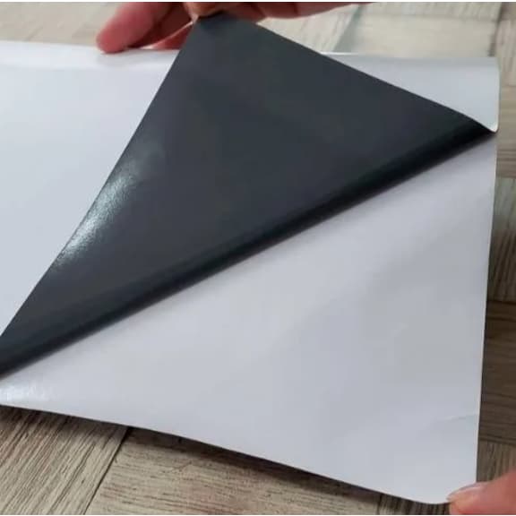 Adesivo Branco Com Verso Preto Blackout Bloqueia Luz Porta Janela Box Película Black Out Lavável