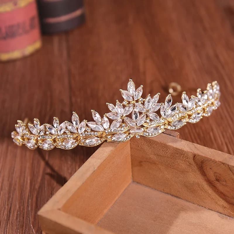 Coroa Tiara Noiva Casamento Dama De Honra Debutante Dourada Linda