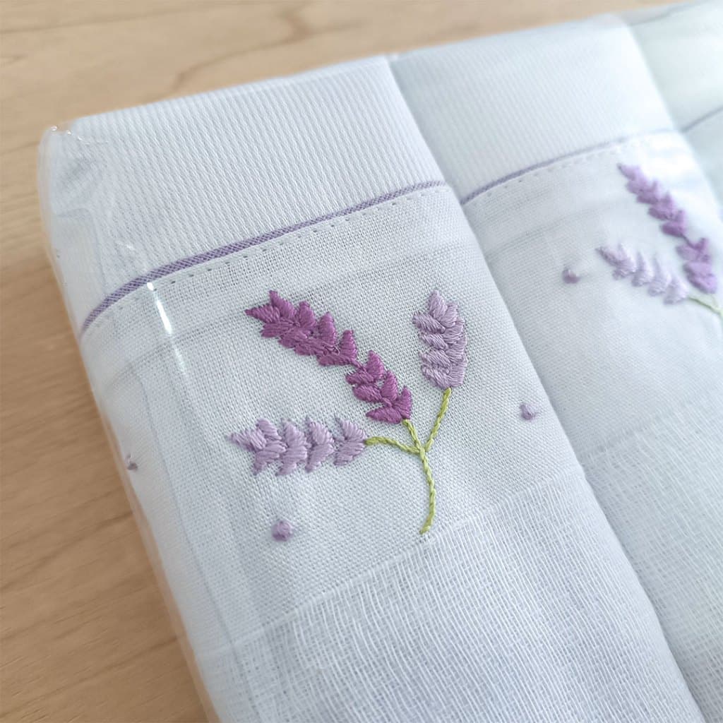 Kit 3 fraldas de pano | Bordada à mão | Tecido Premium | 100% algodão | 70x70 cm - Lavanda