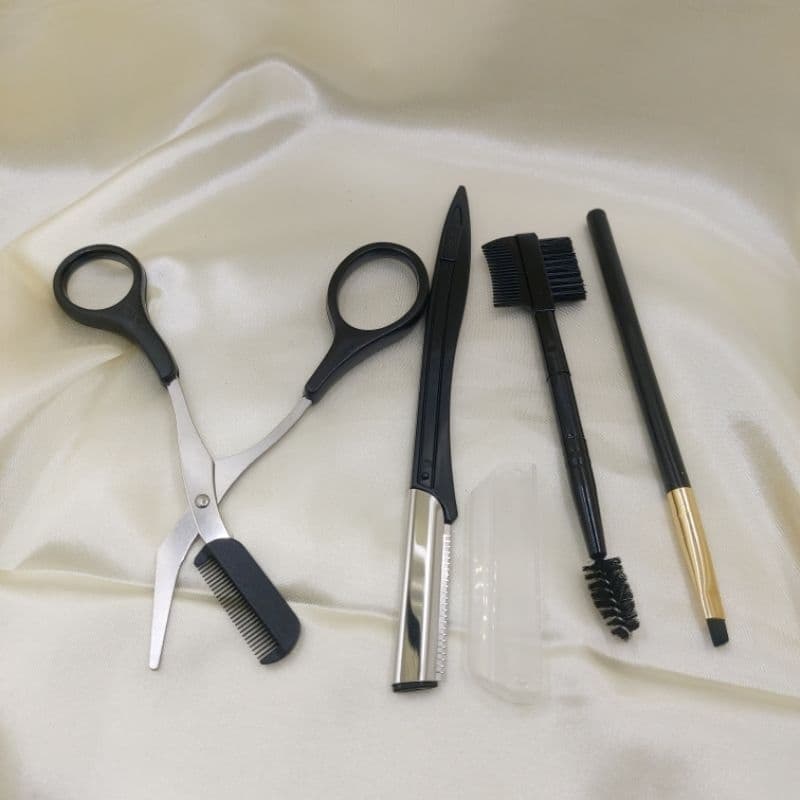 Kit Sobrancelhas Perfeitas Pente, pincel, Tesoura E Navalha hello mini