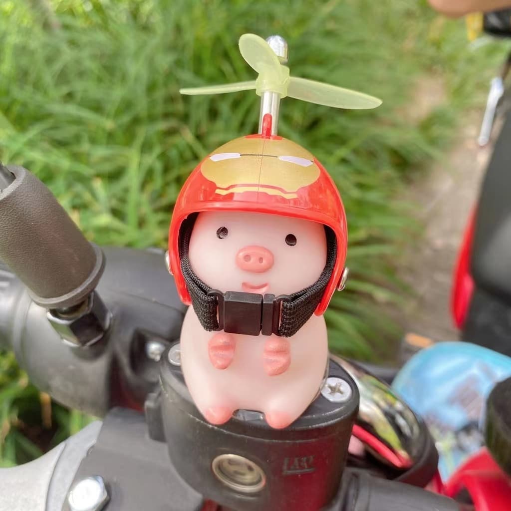Porquinho Rosa Bonitinho Com Hélice De Capacete modelos variados