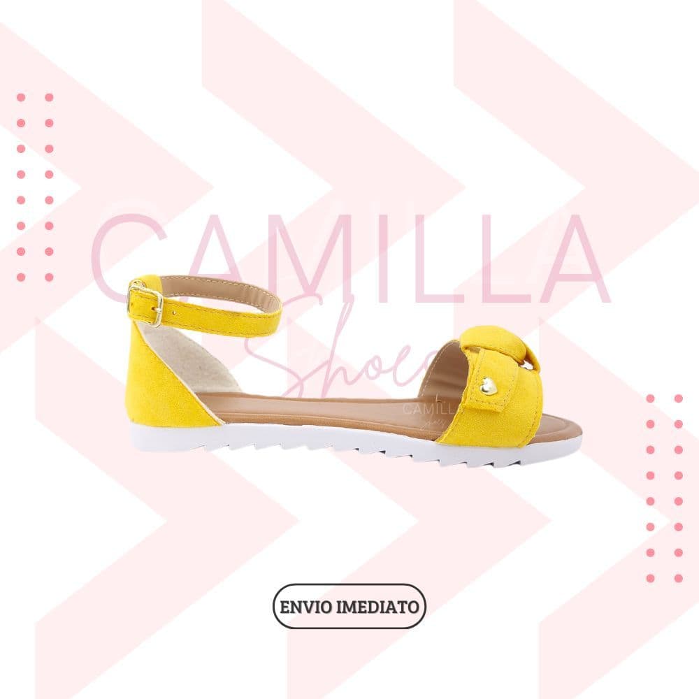 Sandália Feminina Rasteira Casual Amarela Detalhe Coração