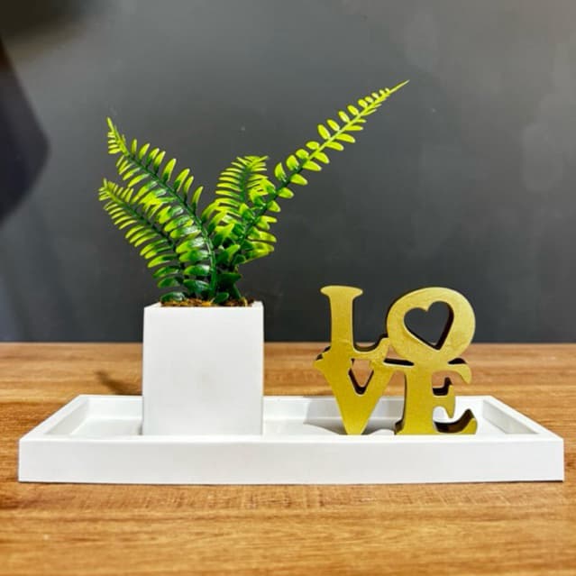 kit bandeja decorativa, vaso quadrado, samambaia artificial, plantinha, palavra decorativa LOVE