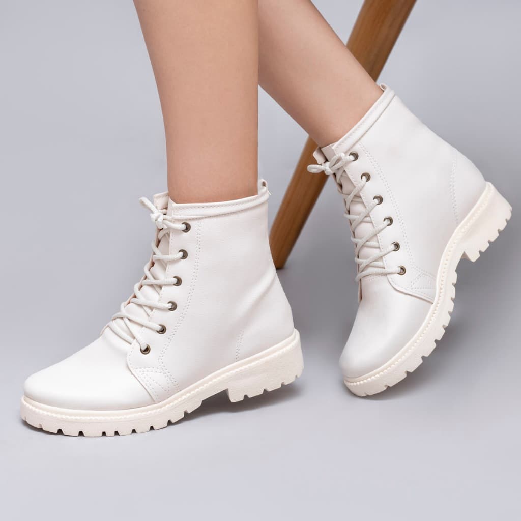 coturno cano curto tratorado la requinte fosco bota infantil menina feminina juvenil salto baixo confortável macia blogueira moderna resistente calçado qualidade preta branca bege imperdível preço de fábrica promoção plataforma envio imediato rápido