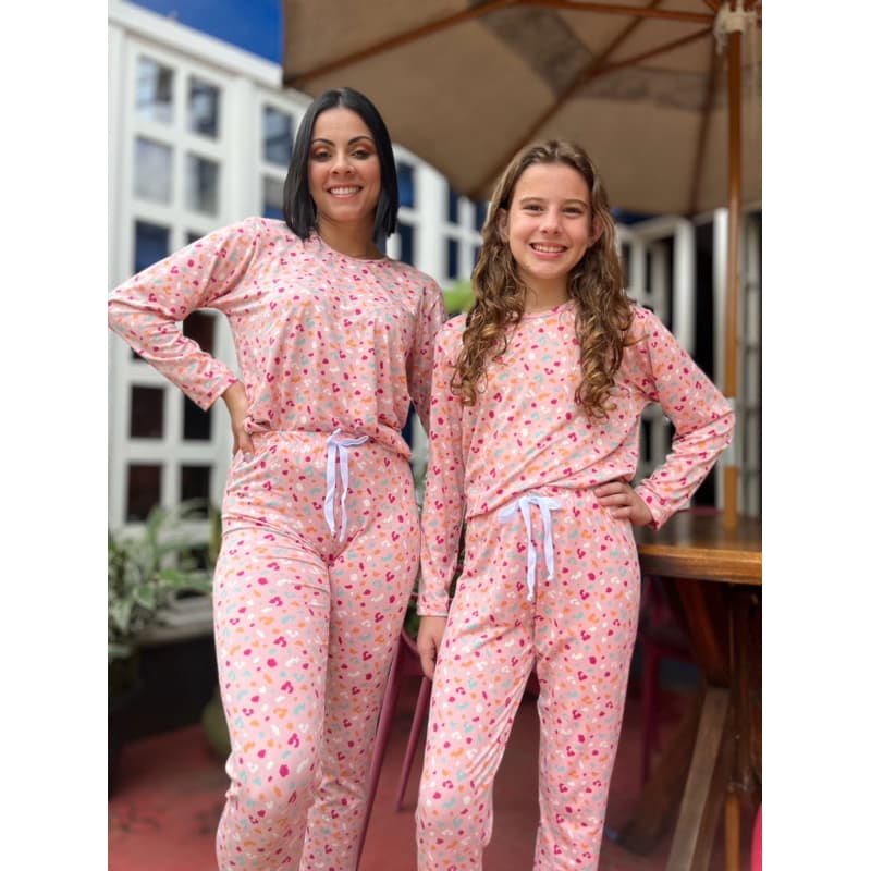 pijama longo ,manga comprida ,pijama inverno , pijama mãe e filha, pijama fofo , pijama confortável , pijama suede , pijama estampado ,pijama onça , toque macio, tamanho real, com estampas que não desbotam, mãe e filha