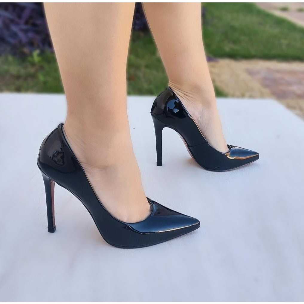 Scarpin sapato verniz preto salto 11cm