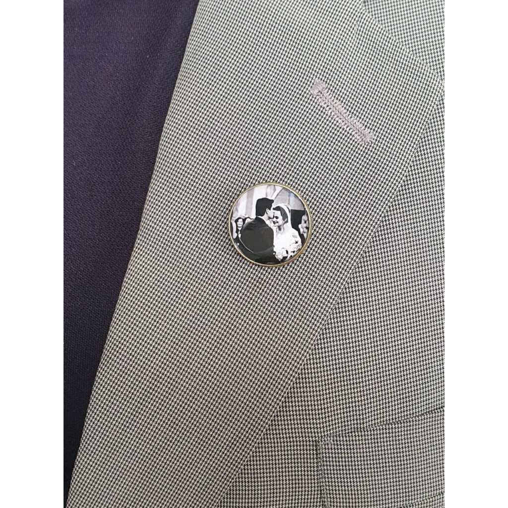 Broche e abotoadura para paletó de noivo casamento - COM FOTO - relicário