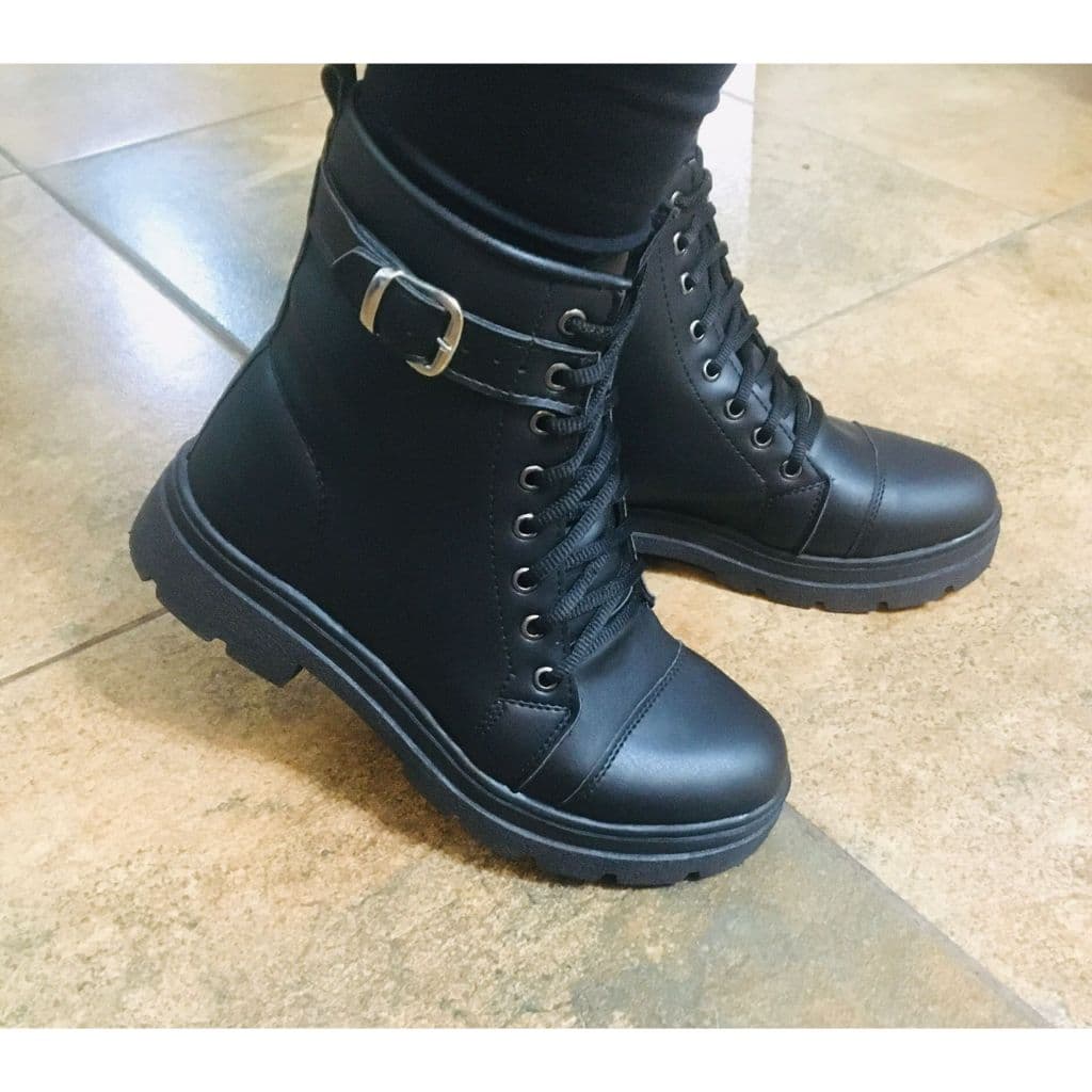 Coturno Feminino Cano Baixo Com Fivela Bota Feminina Napa Tratorada
