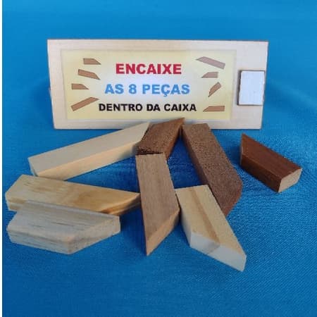Quebra-cabeça encaixe as 8 peças dentro da caixa, raciocinio, visão do espaço.