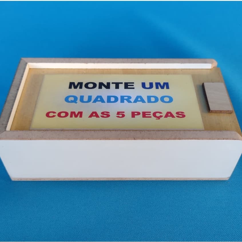 Quebra-cabeça: montar um quadrado usando as 5 peças