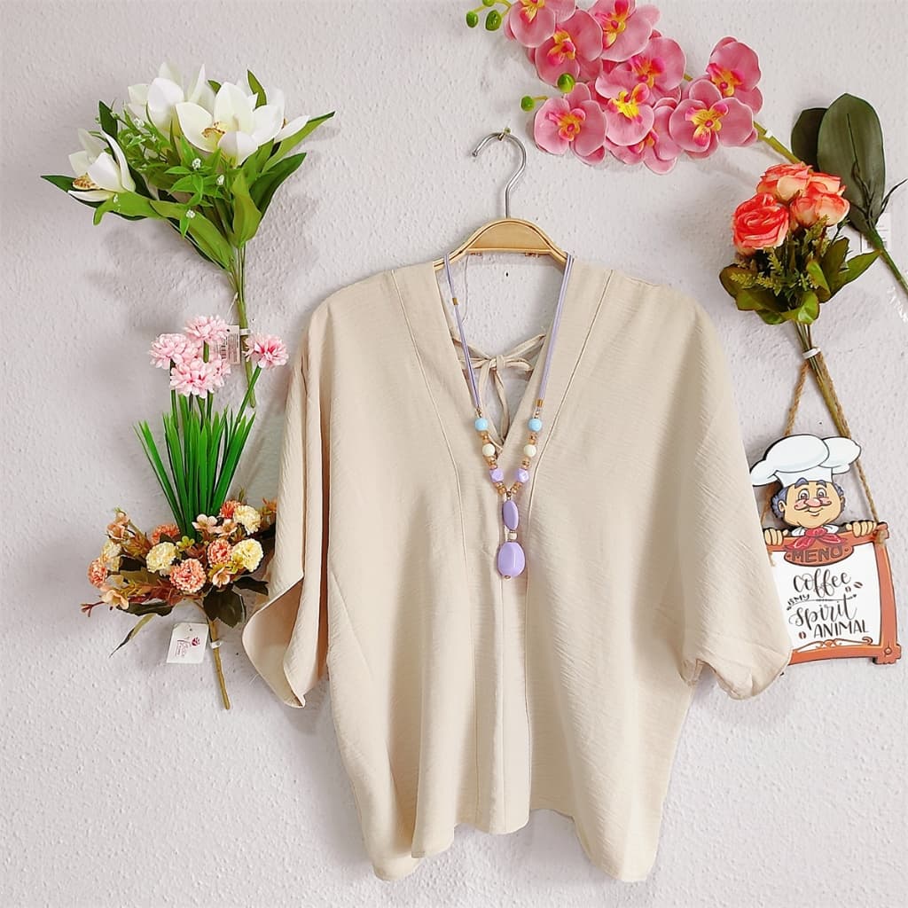 Blusa cropped em V com tira de amarração moda feminina
