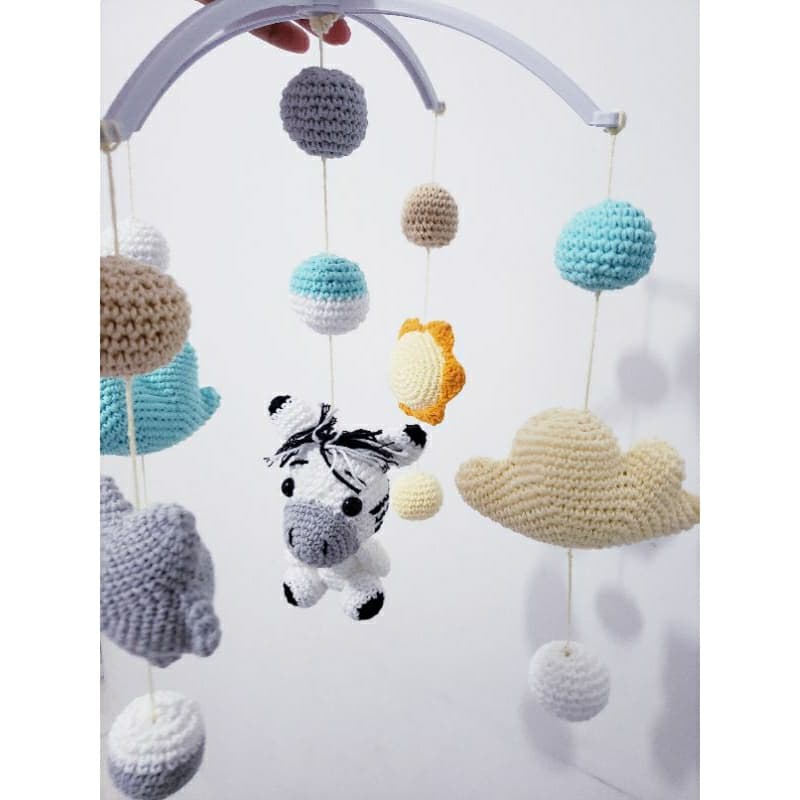 Mobile de Ber莽o Amigurumi Safari Zebra Girat贸rio com Musical
