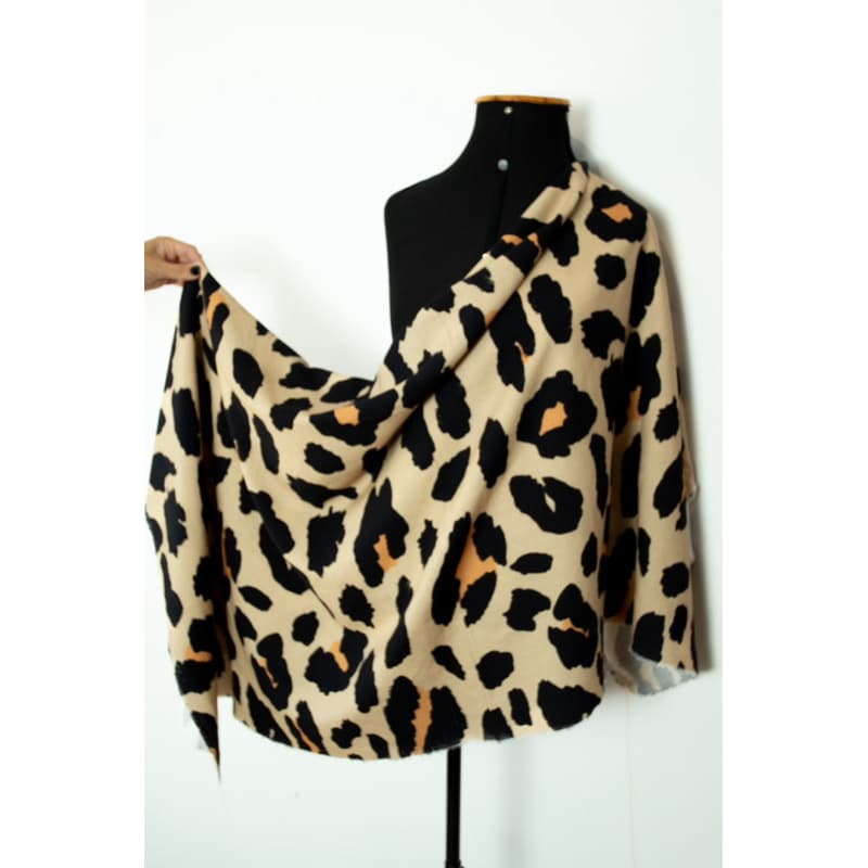 Onça - 70% Viscose 30% Linho - Tecido Estampado Digital