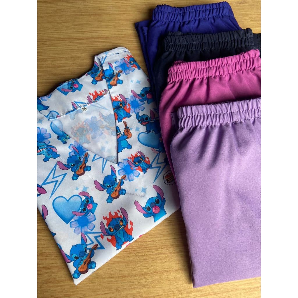 Conjunto Pijama cirúrgico Scrub Feminino Estampa Stitch