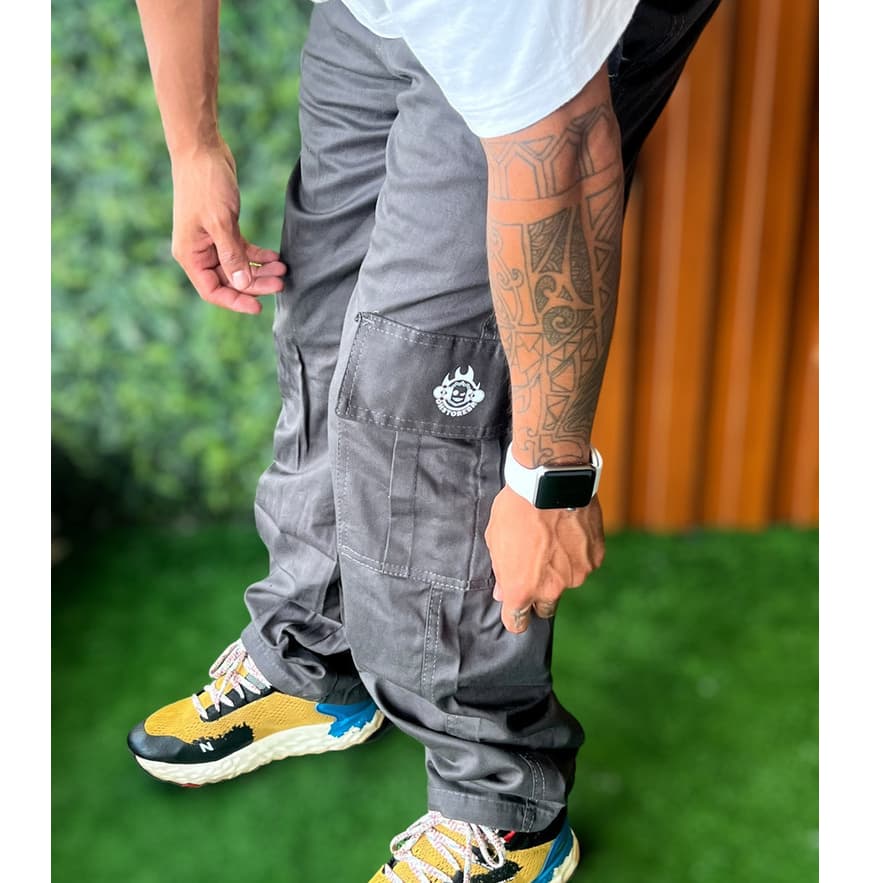 Calça Cargo Sarja DHSTOREBR Unissex Corte Reto Barra Solta Maswculoina Feminina