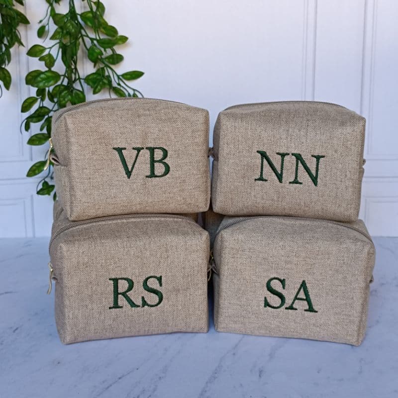 Necessaire Personalizada com bordado em linho