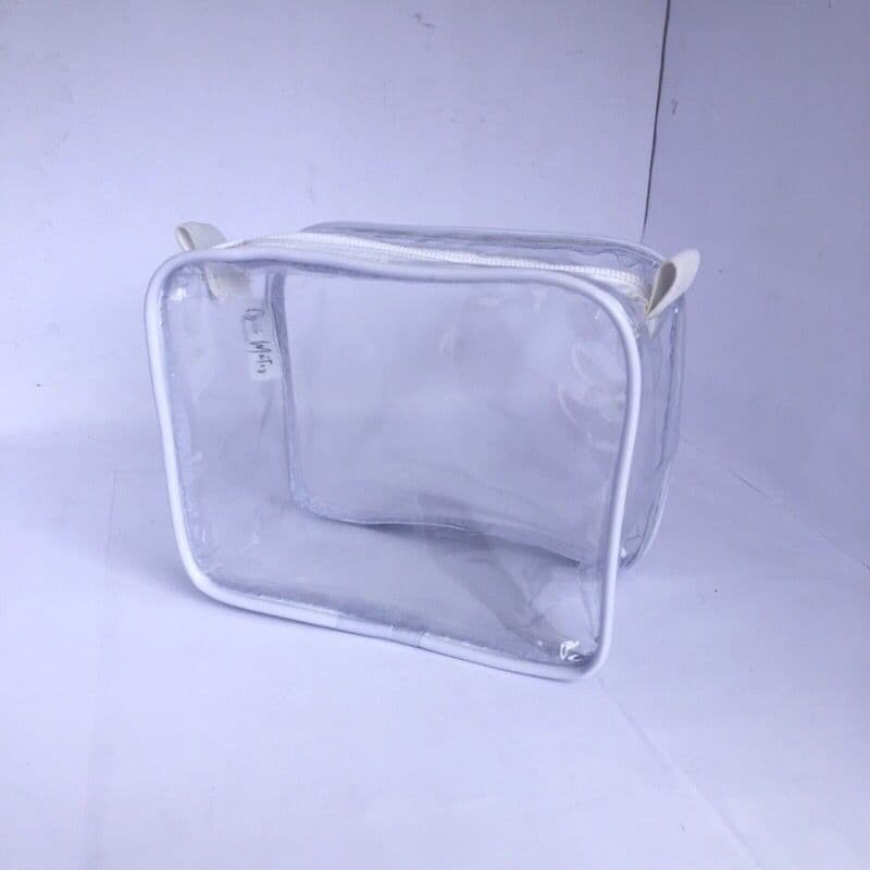 kit com 2 mini necessaire transparente e branca