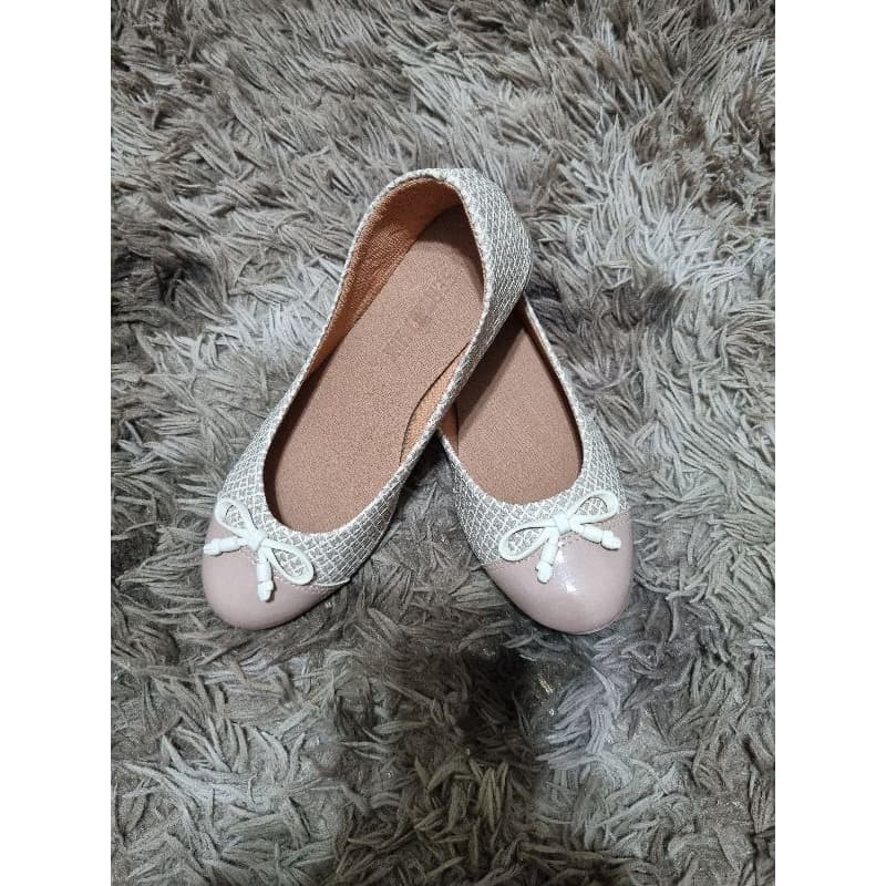 Sapatilha feminina Renata bico redondo trisse com lacinho moda evangélica estilo casual dia a dia.