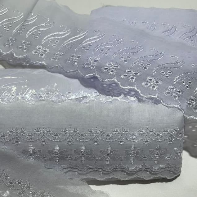 Bordado Inglês  7,5cm / 10cm Peça 13,70mt  / Tira Bordada / Bico Bordado  90% Poliester 10% Algodão